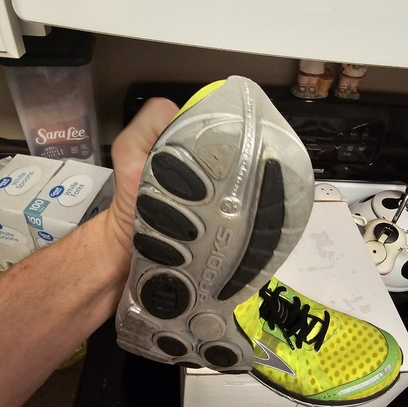Brooks Pure Connect running shoes - repost d/t error. - Picture 9 of 13